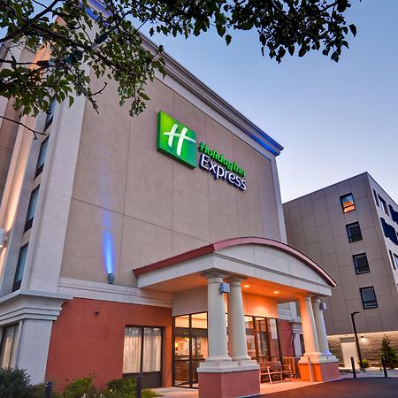 Holiday Inn Express Boston By Ihg Exterior photo