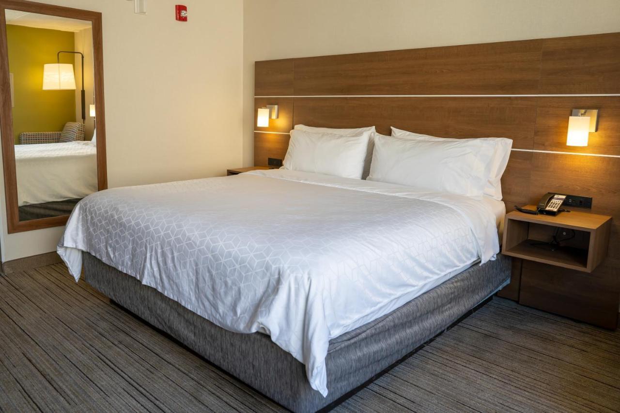 Holiday Inn Express Boston By Ihg Exterior photo