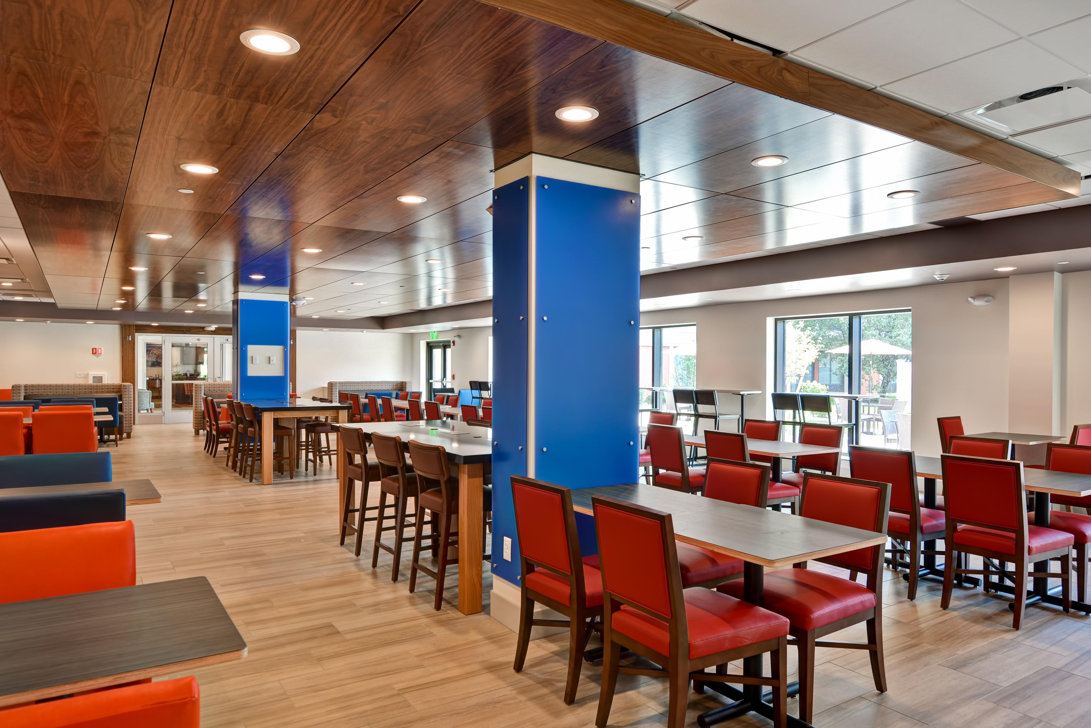Holiday Inn Express Boston By Ihg Exterior photo