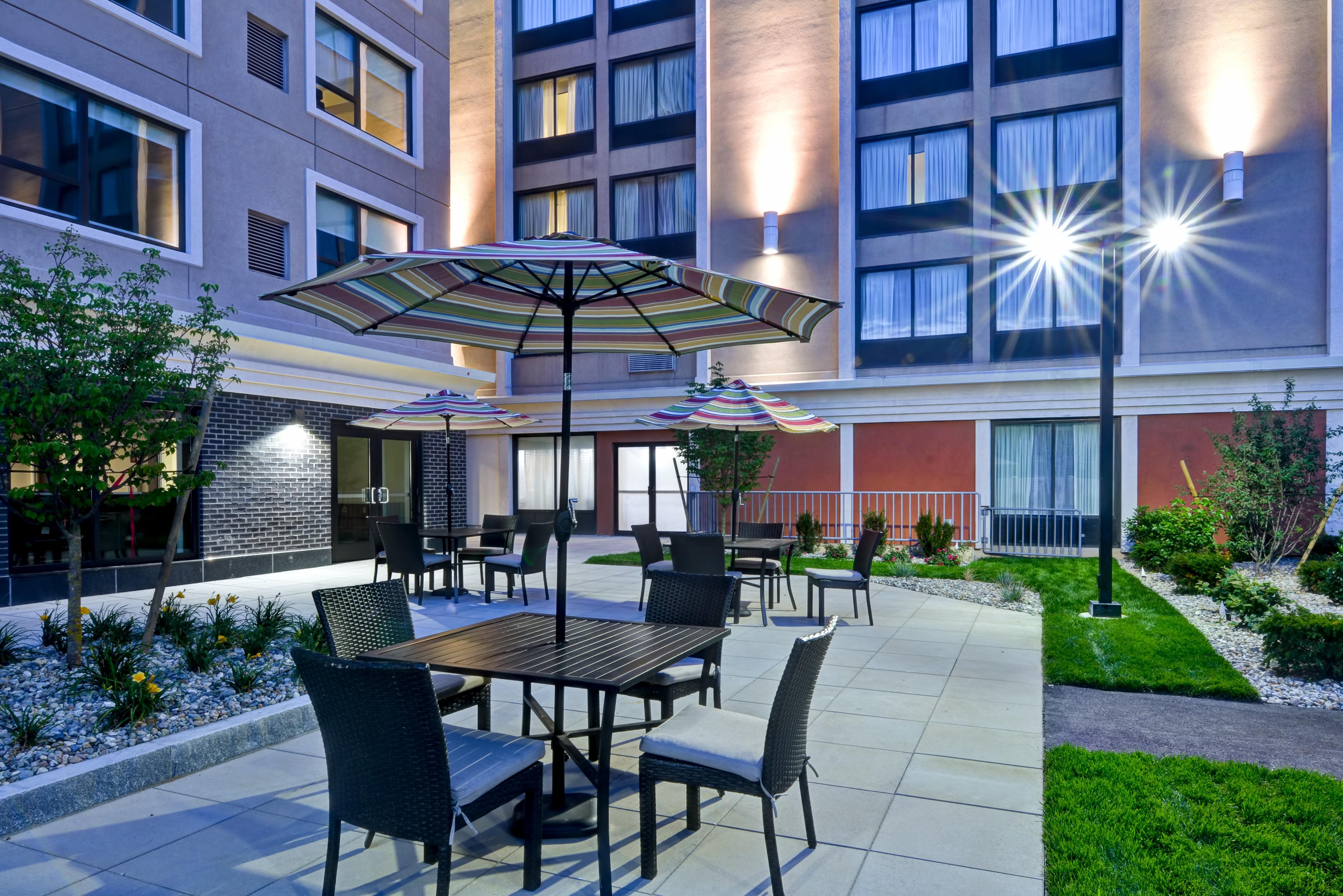 Holiday Inn Express Boston By Ihg Exterior photo