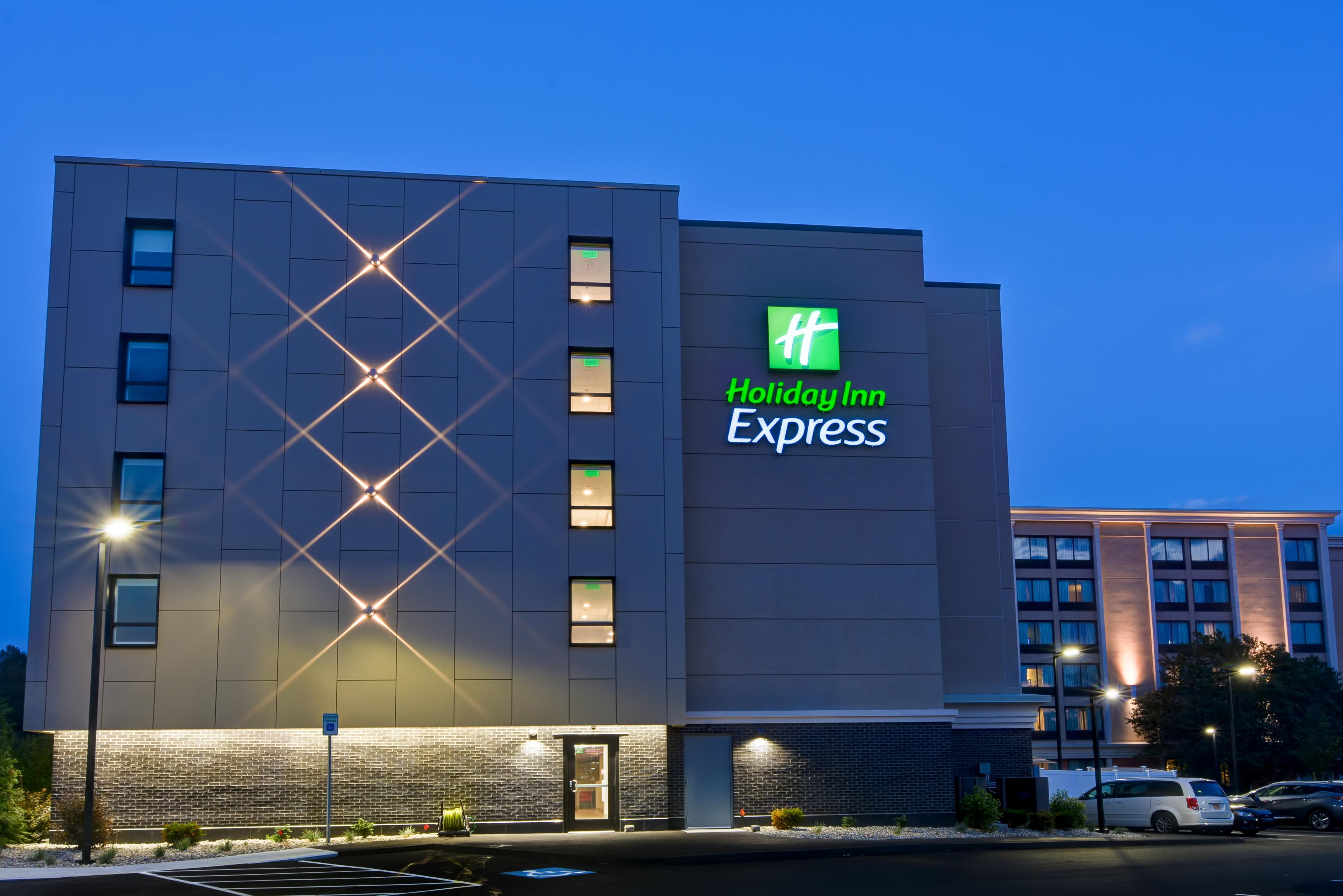 Holiday Inn Express Boston By Ihg Exterior photo