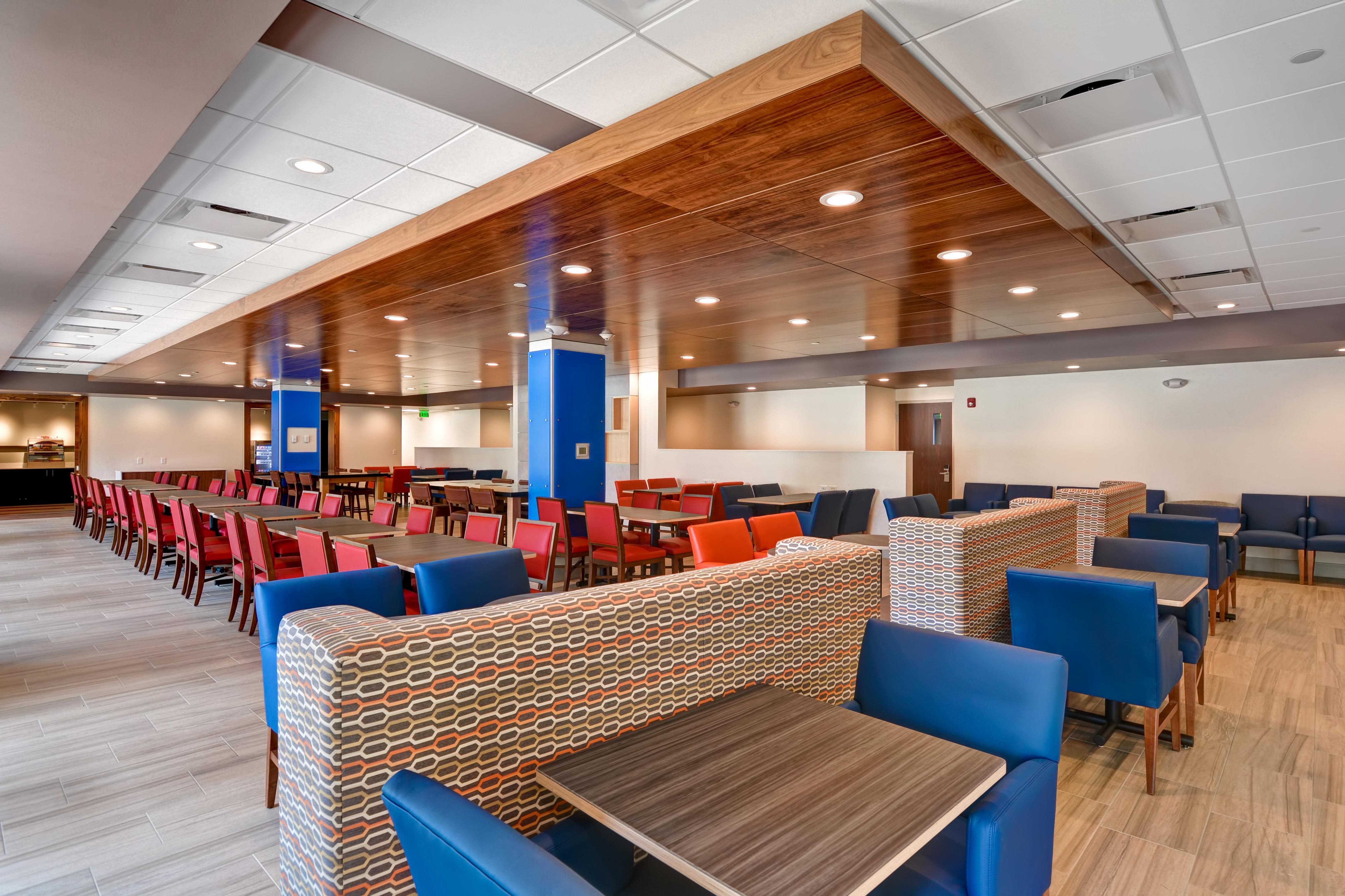 Holiday Inn Express Boston By Ihg Exterior photo