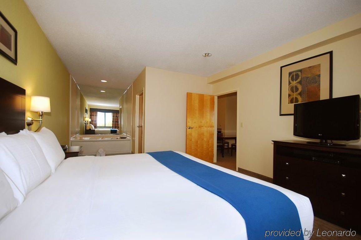 Holiday Inn Express Boston By Ihg Room photo